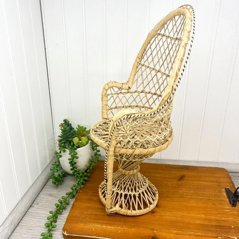 N/A unique wicker
